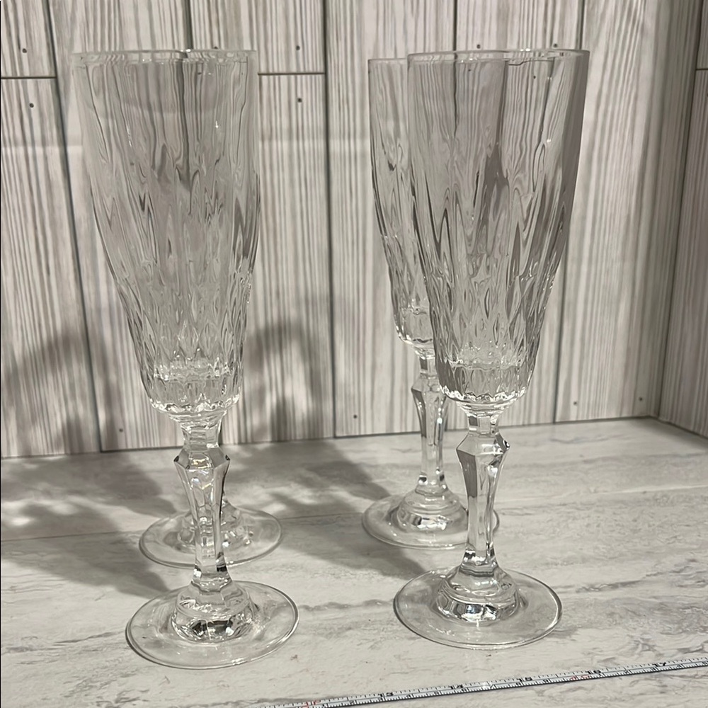 Elegant Crystal Champagne Flutes